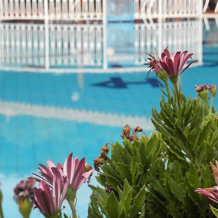 Hotel Petros ซีลีวี ภายนอก รูปภาพ