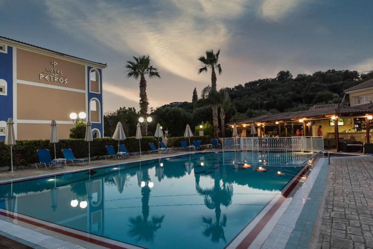 Hotel Petros ซีลีวี ภายนอก รูปภาพ