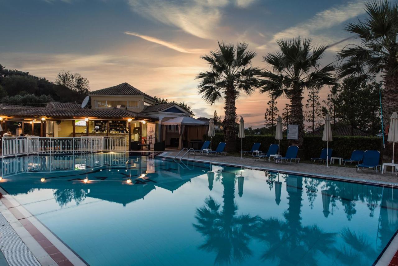 Hotel Petros ซีลีวี ภายนอก รูปภาพ