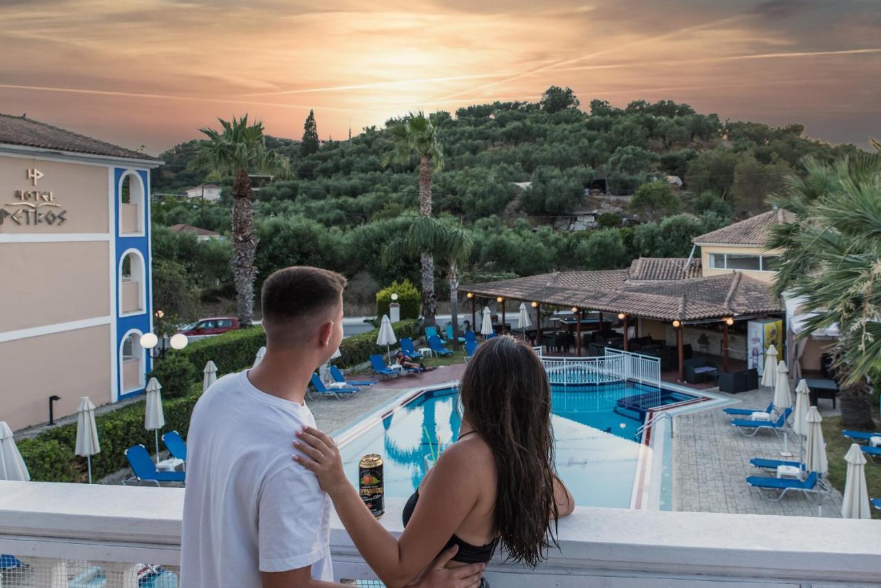 Hotel Petros ซีลีวี ภายนอก รูปภาพ