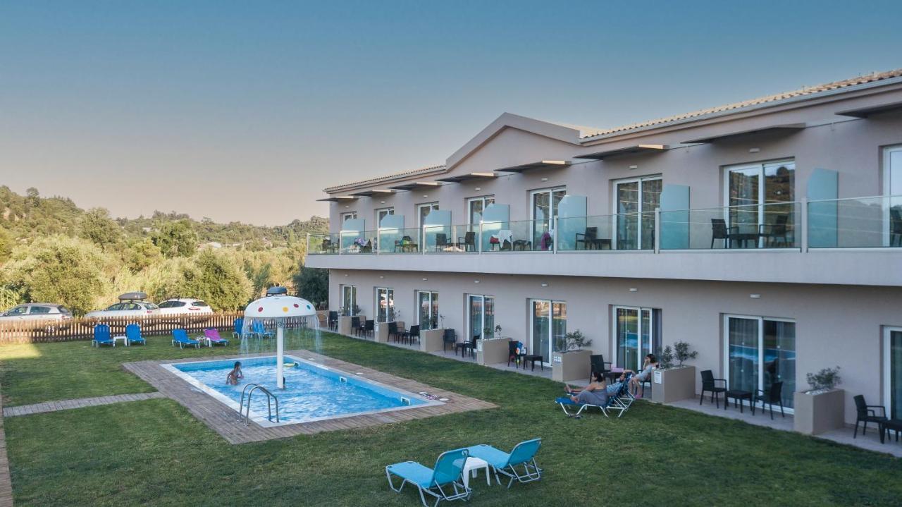 Hotel Petros ซีลีวี ภายนอก รูปภาพ