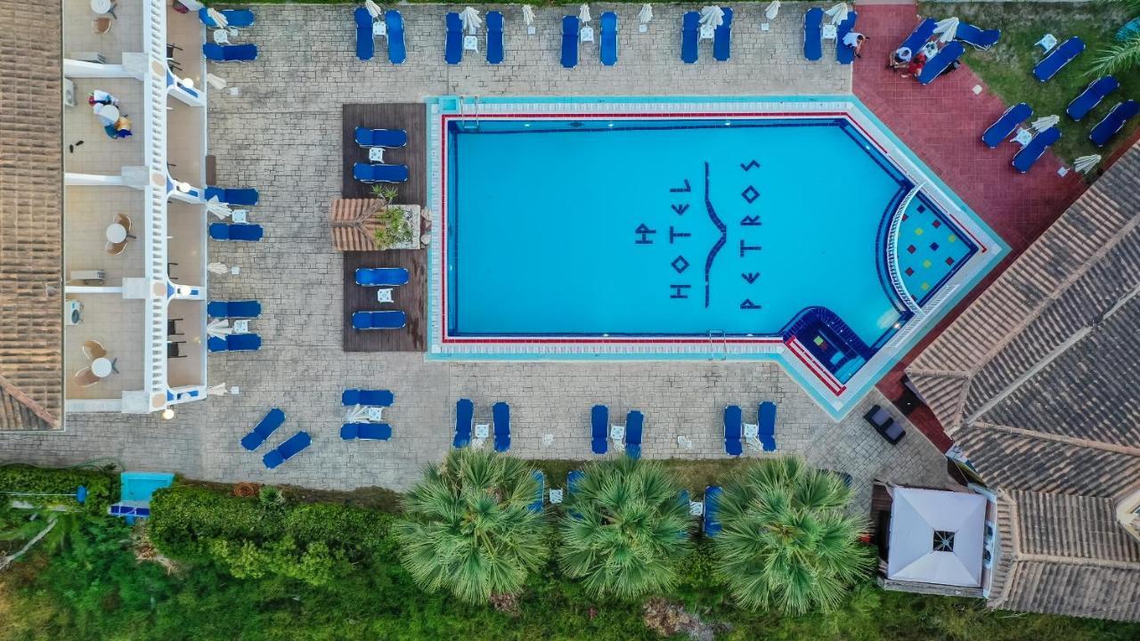 Hotel Petros ซีลีวี ภายนอก รูปภาพ
