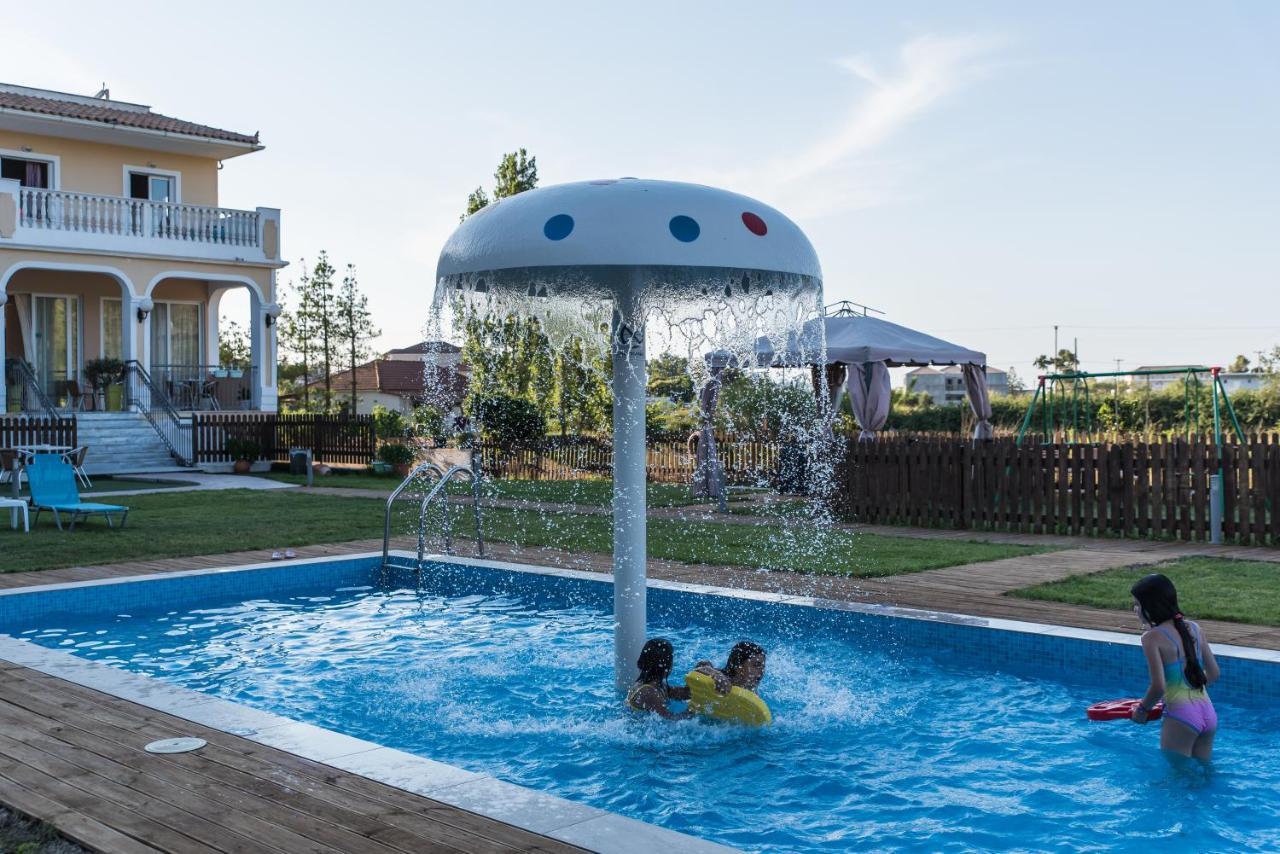 Hotel Petros ซีลีวี ภายนอก รูปภาพ