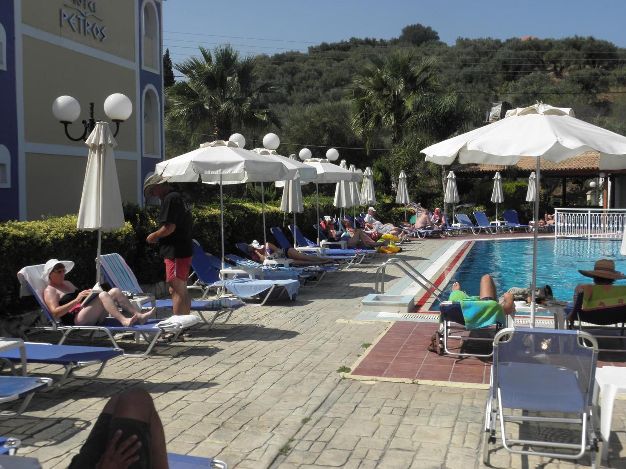 Hotel Petros ซีลีวี ภายนอก รูปภาพ